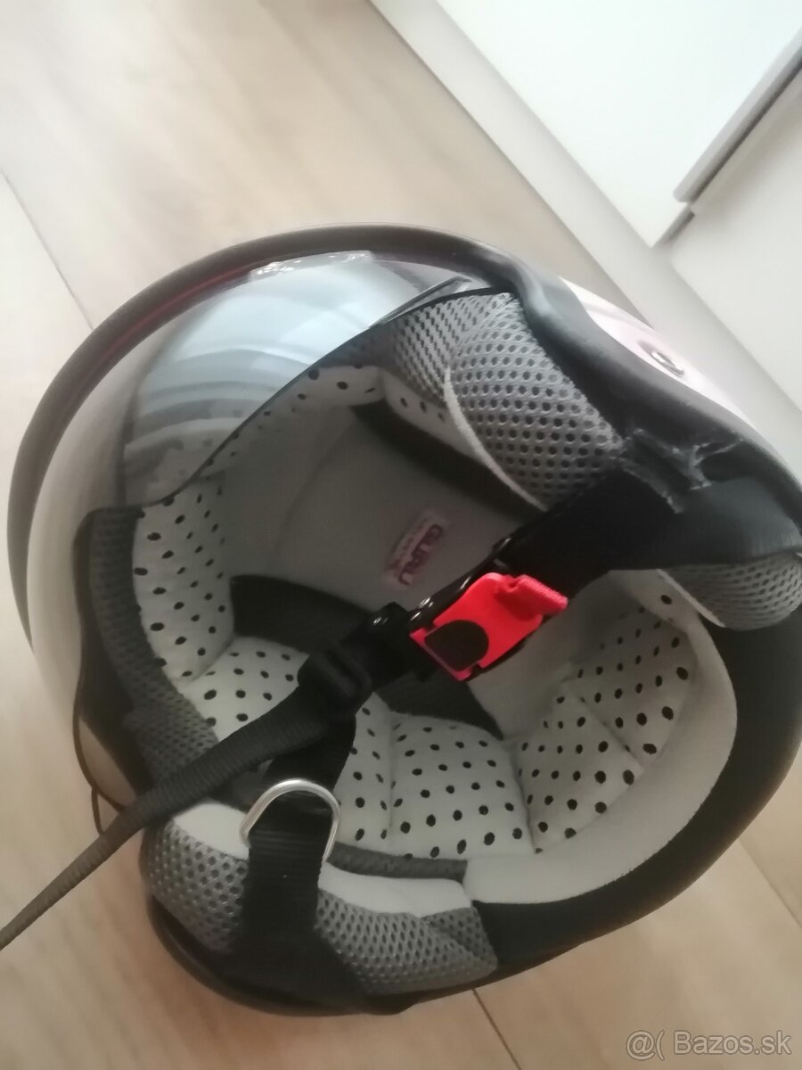 Givi Guru helma - 8