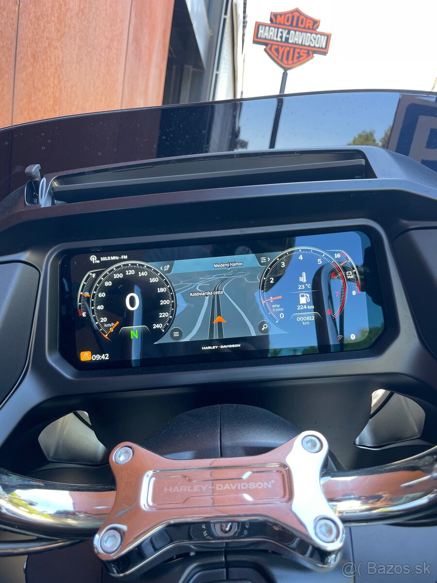 Harley-Davidson Road Glide 2025 - 8