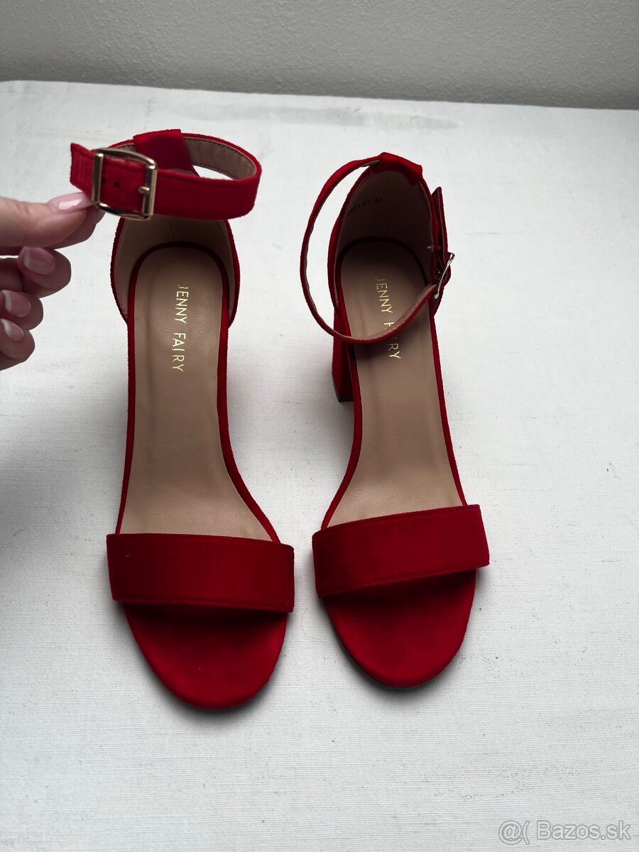 Čierne šaty veľkosť M a topánky - 8