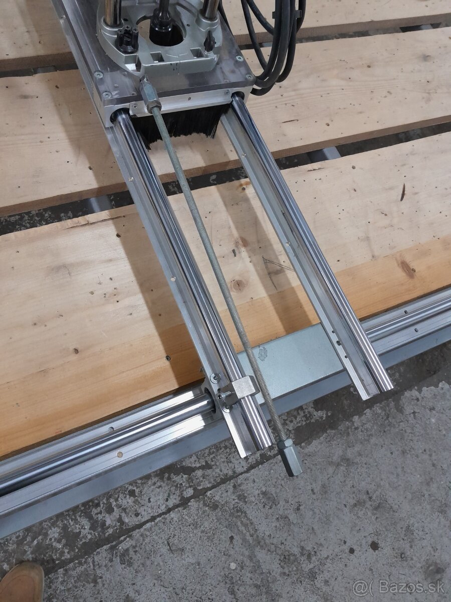 Frezovaci stôl - 8