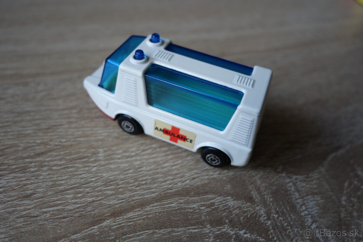 Matchbox Superfast No. 46 Stretcha Fetcha Ambulance - 8
