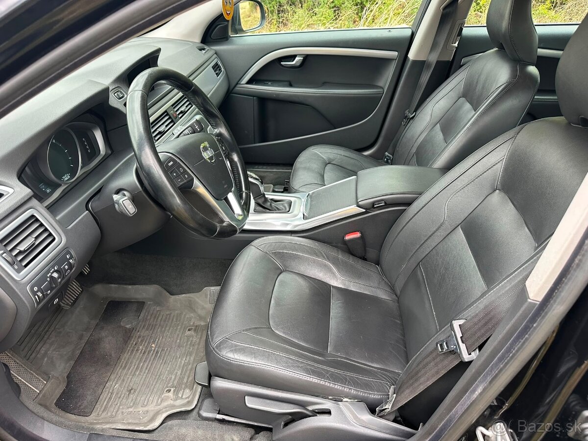 Volvo xc70 - 8