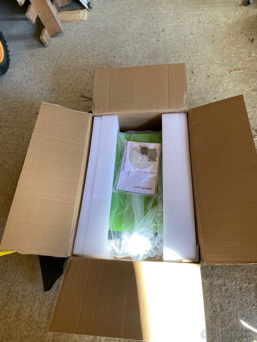 Predám solárny invertor Qoltec 3,5kw 1f - 8