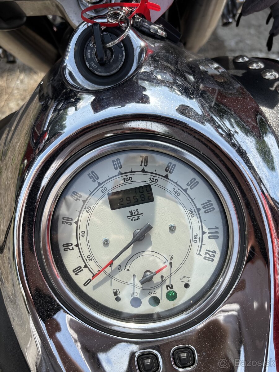 Yamaha XV1600 Road Star - 8