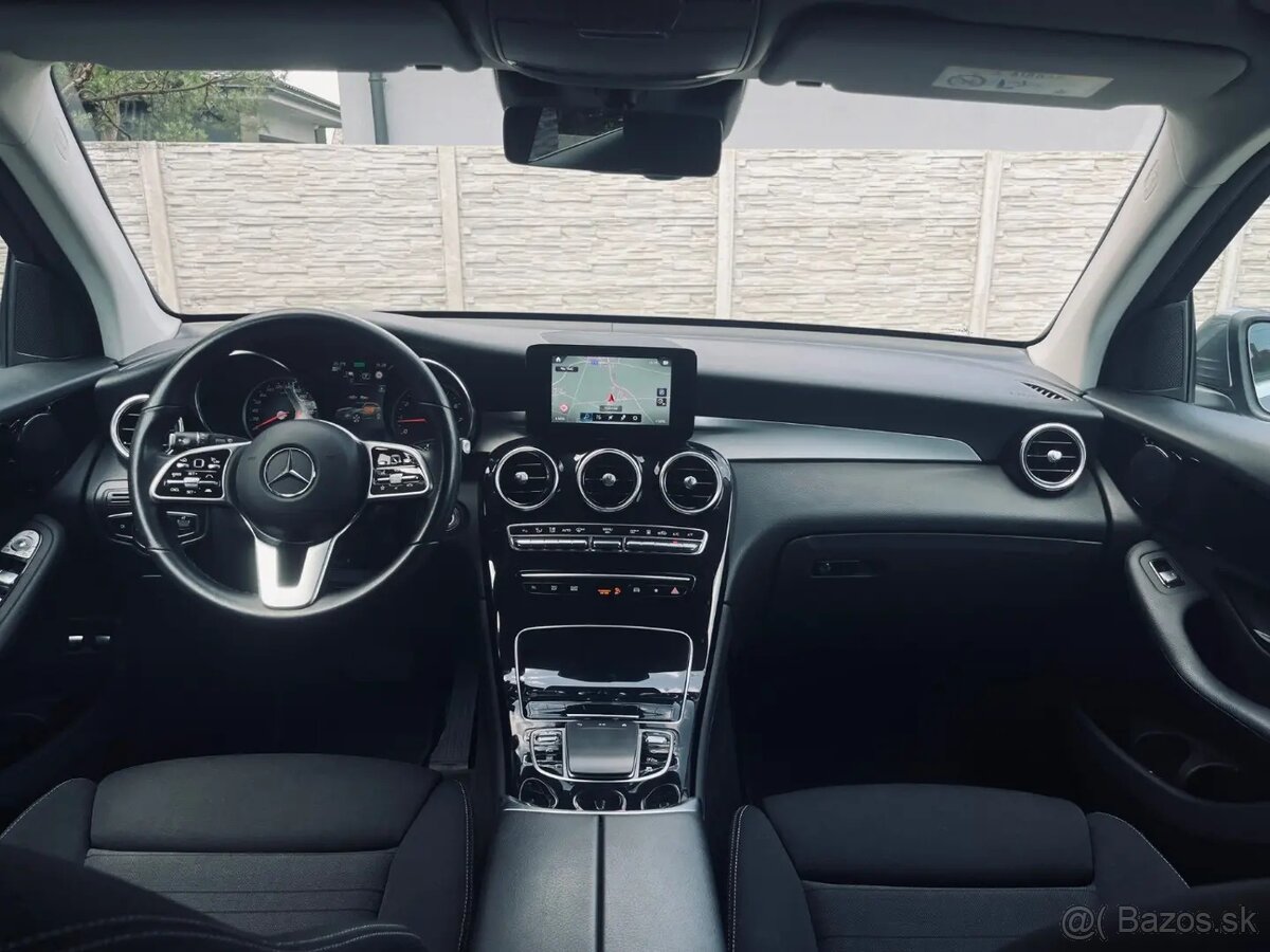 Mercedes-Benz GLC SUV 300 e 4MATIC A/T - 8