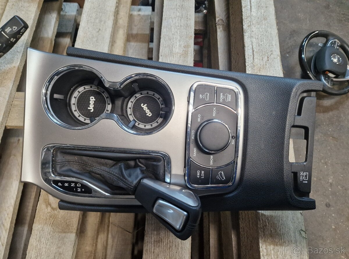 Diely interiéru Jeep Grand Cherokee WK2 2017 Summit - 8