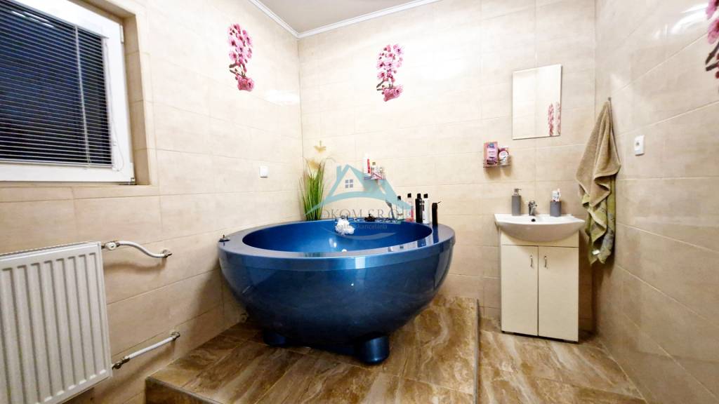 Rozsiahla nehnuteľnosť so zabehnutým výnosným podnikaním – n - 8