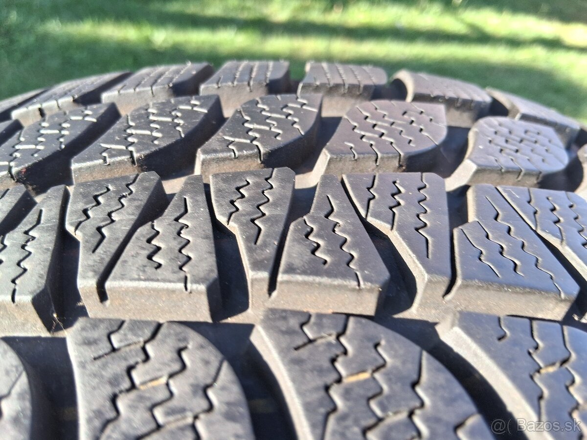 215/45 r17 zimne pneumatiky - 8