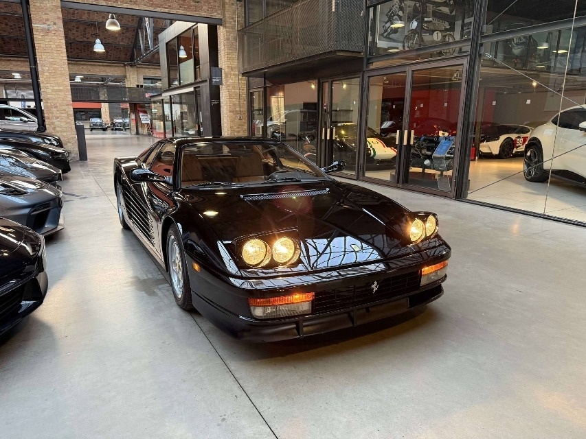 Ferrari Testarossa z roku 1989 - 8