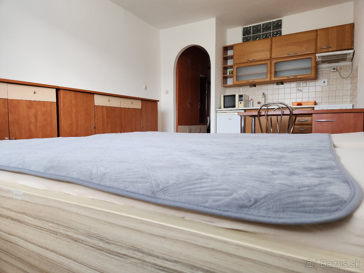 Prenajmem garsonku na Bysterci v Dolnom Kubíne - 8
