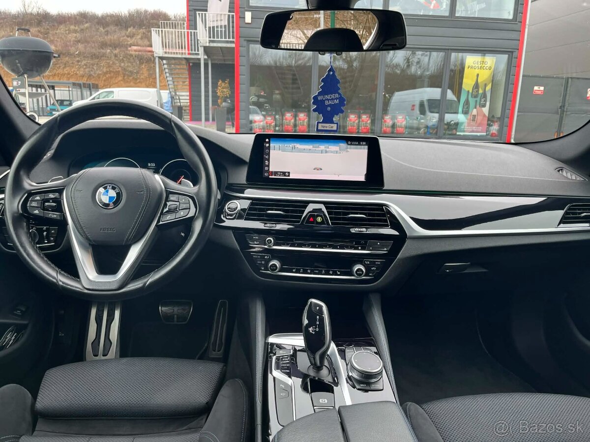 BMW 540i xDrive Limousine - Benzín - 8