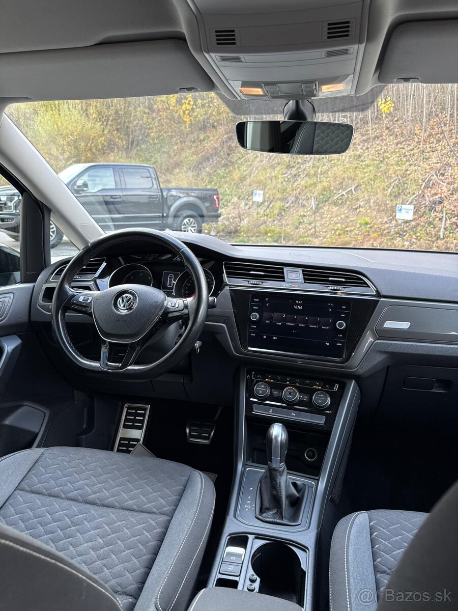 VW Touran 2.0 TDI,DSG, 7 miest - 8