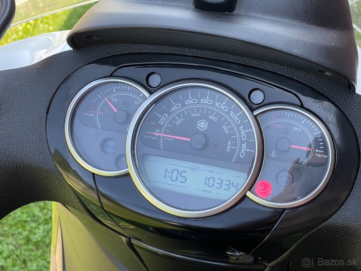 Piaggio Beverly 300ie Sport 2015 - 8