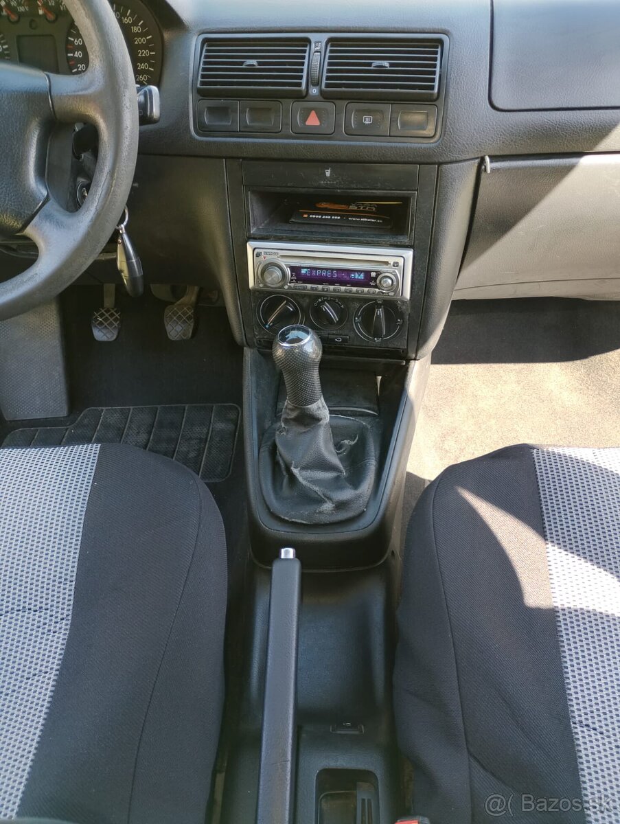 Volkswagen golf 1.6, r.2000 - 8