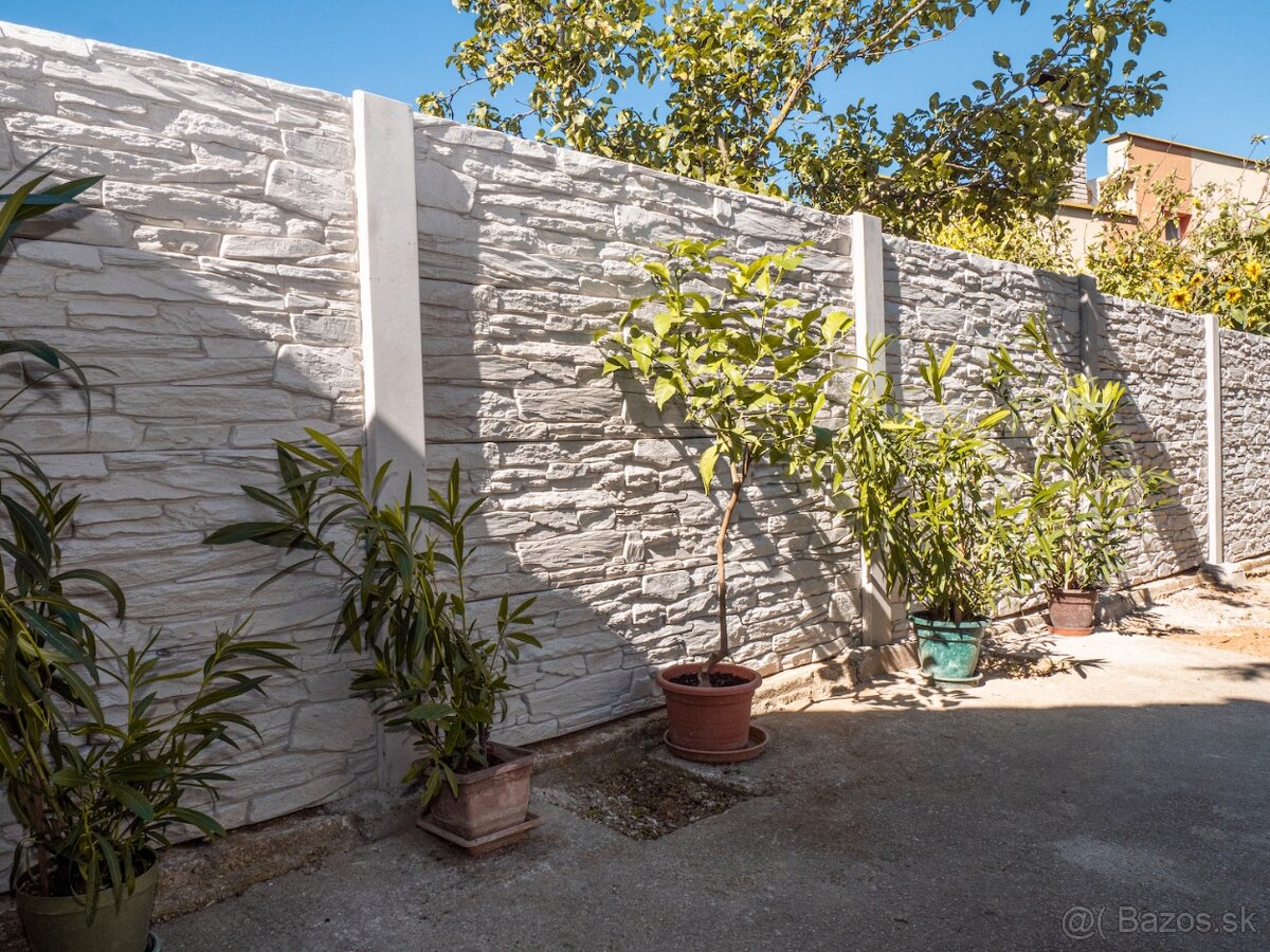 Predám betónové plotove platne a stĺpy - 8