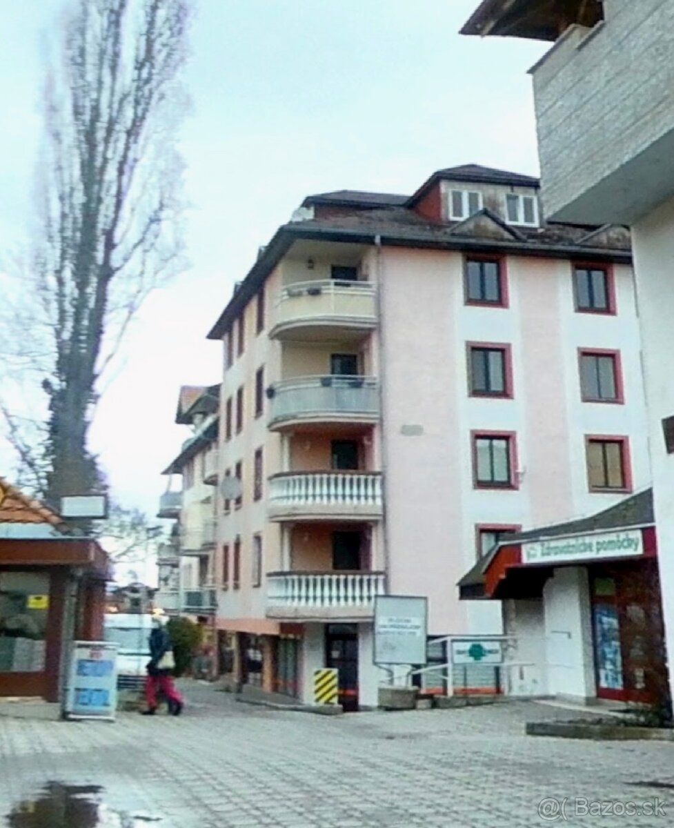 1-IZBOVÝ ZREKONŠTRUOVANÝ BYT V CENTRE LUČENCA - 8