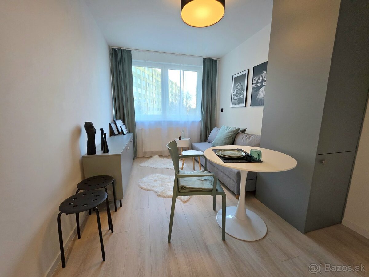 Na predaj pekný, menší 1 izbový byt na ulici Krivá, Košice - - 8