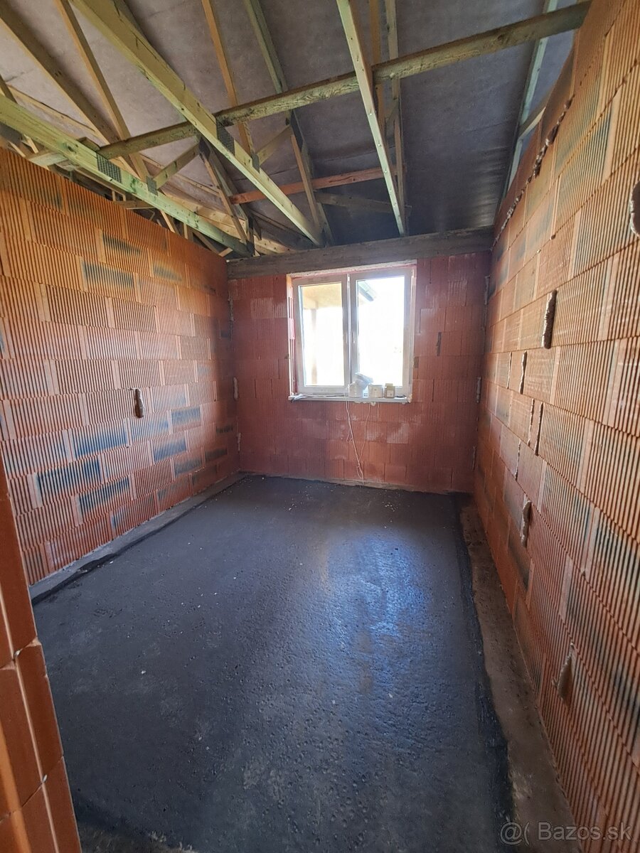 Ponúkame na predaj 4. izb. RD Nitra - Štitáre - 8