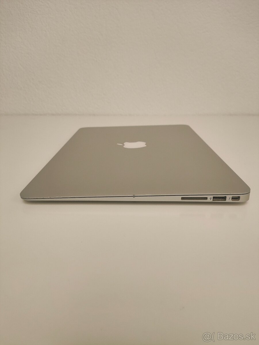 MacBook Air A1466 | i5 • 8GB • 128GB - 8