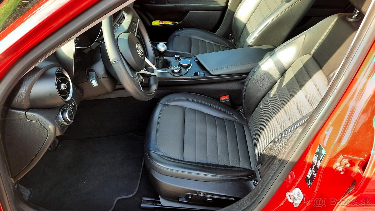 Alfa Romeo Giulia 2.2 Diesel 150ps MANUAL Q2 - 8