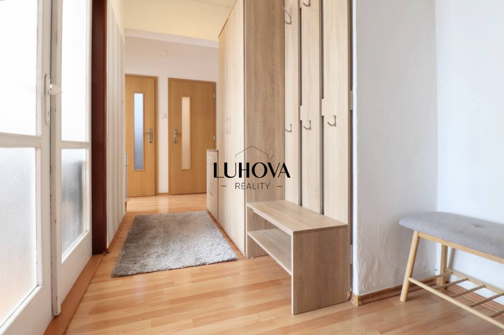 VEĽKÝ 2-izbový byt v centre mesta - 8