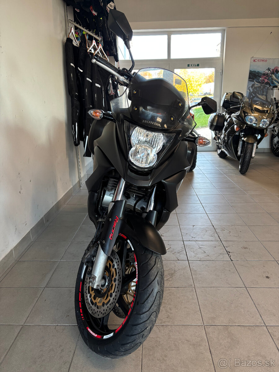 Honda VFR800X CrossRunner - 8