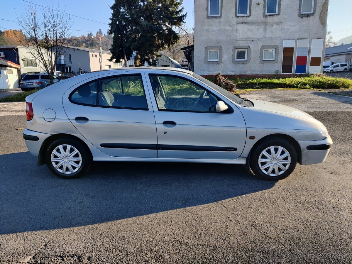 Renault Megane - 8