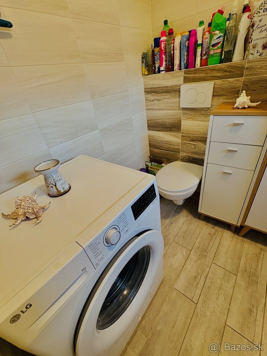 Na predaj moderný radový dom v Tomášikove - 8