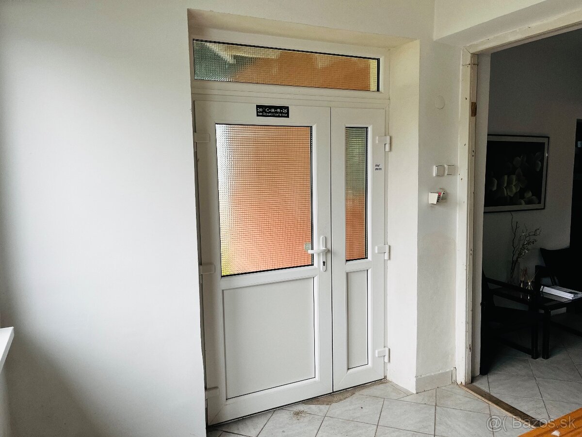 POLYFUNKČNÝ OBJEKT, 692m2, VT - 8