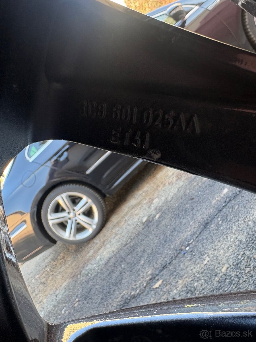 ZRENOVOVANE orig VW R18 - 8