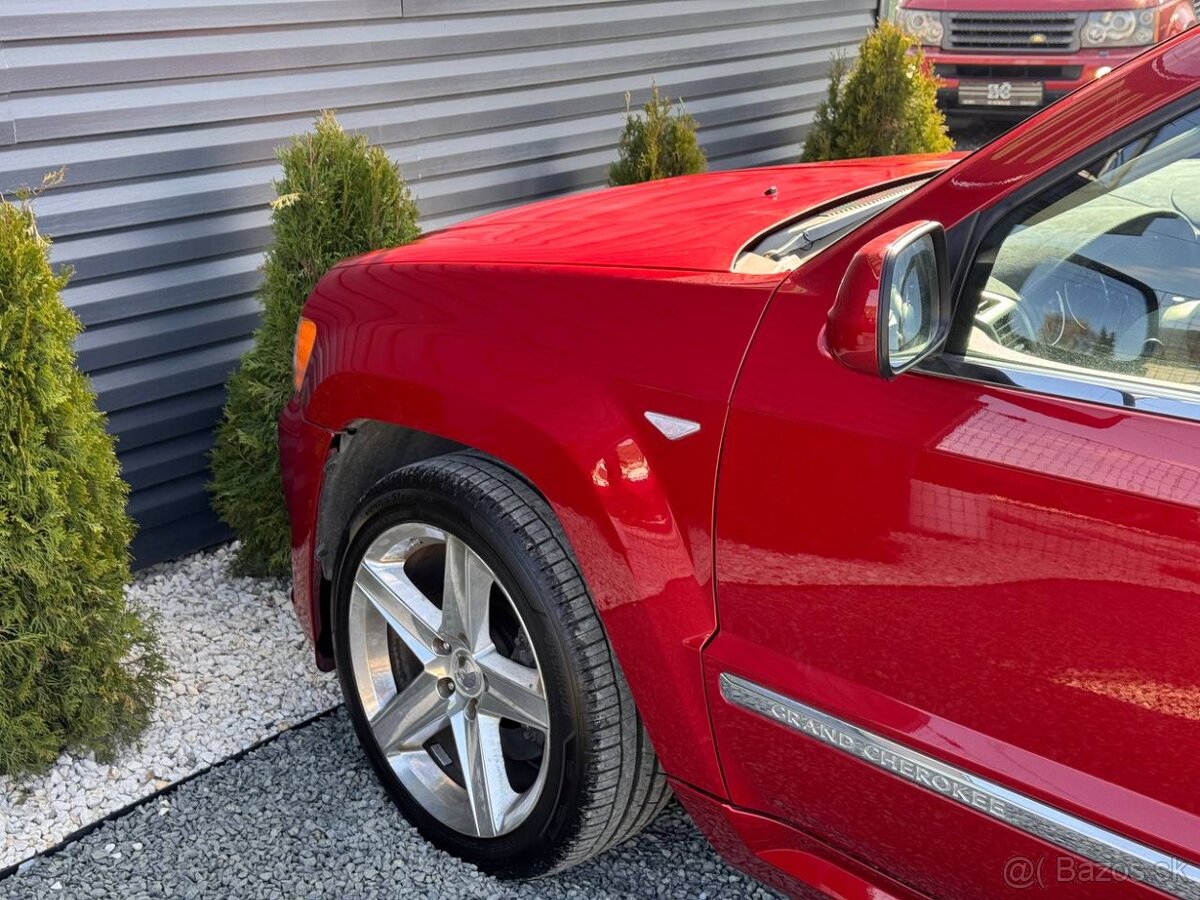 Jeep Grand Cherokee SRT 6.1 HEMI - 8