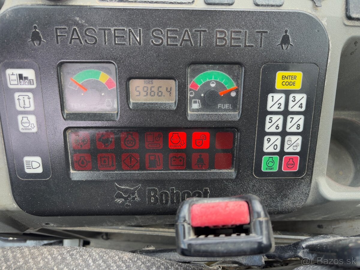 Pásové rypadlo / bagr / Bobcat E35, hmotnost 3.4 t - 8