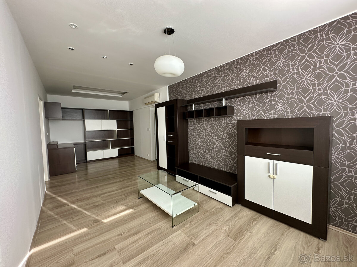 Ihneď voľný 4-izbový byt priamo pod lesom - 8