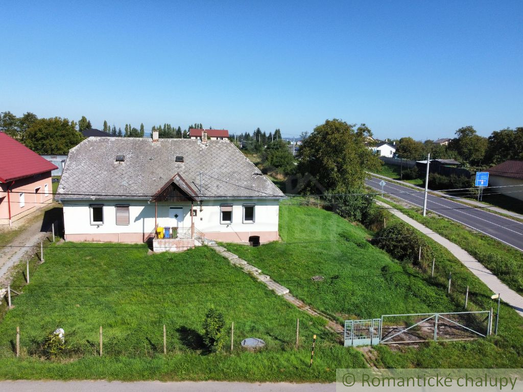 Mimoriadne veľký 55-árový pozemok so starším domom pri Vra - 8