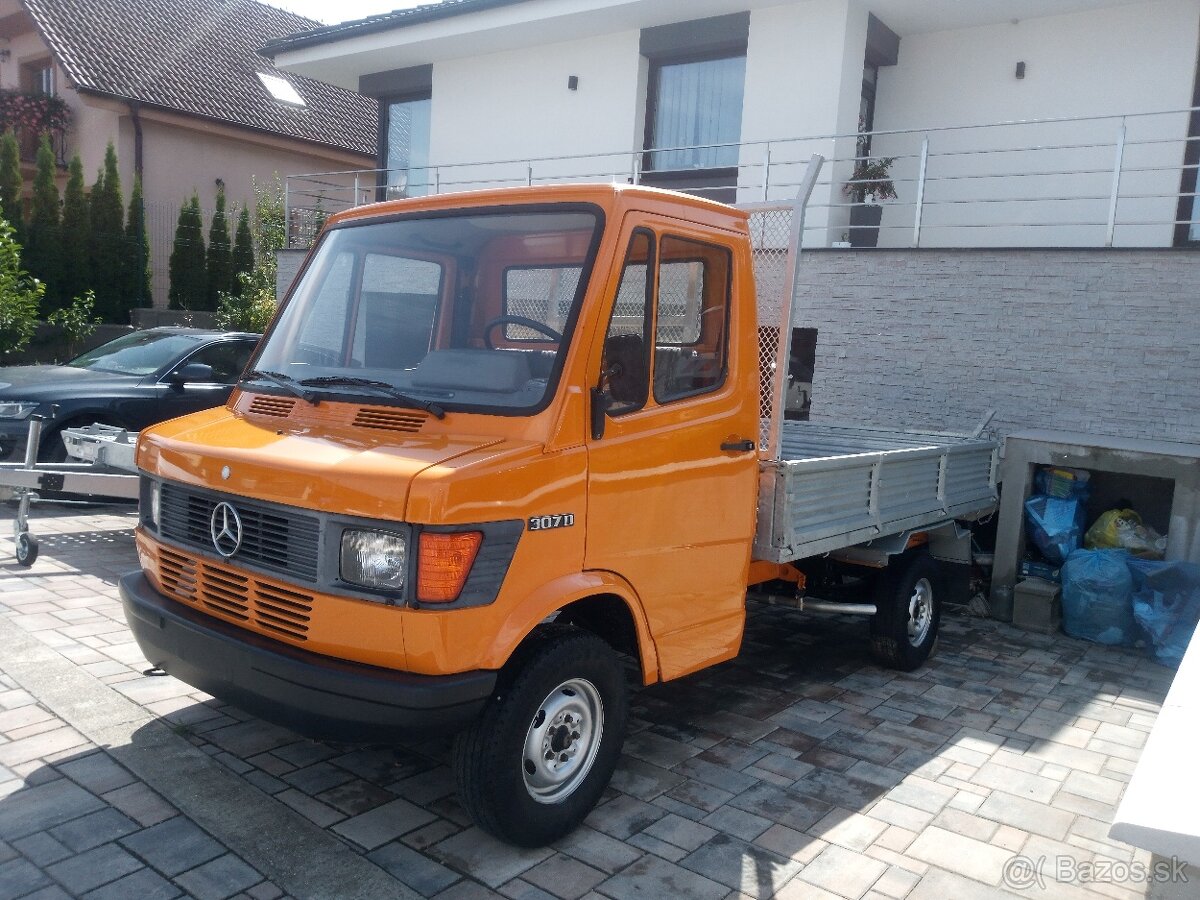 PREDAM MERCEDES 307D VYKLAPAC TOP STAV - 8