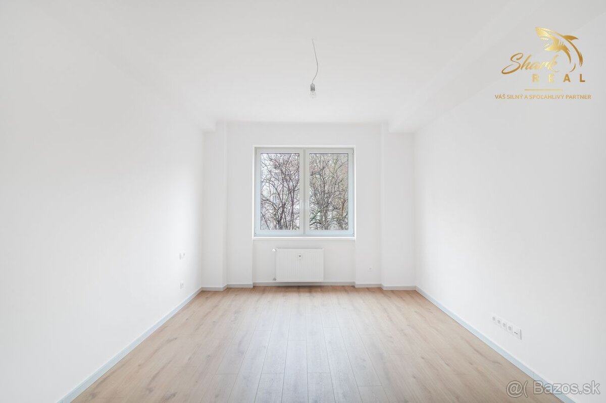 4i byt s otvorenou dispozíciou a 2 balkónmi v srdci Starého - 8