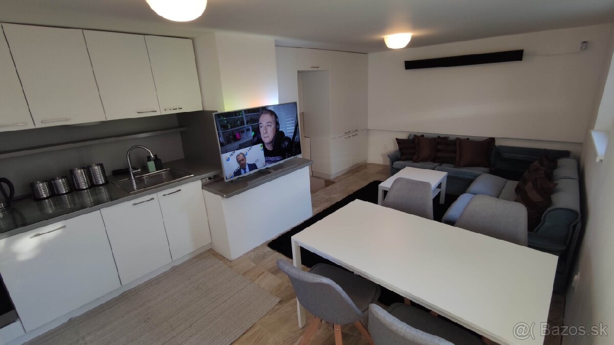 2i dom, apartmán, byt 44m2+terasa 15m2 s trávnikom 135m2 - 8