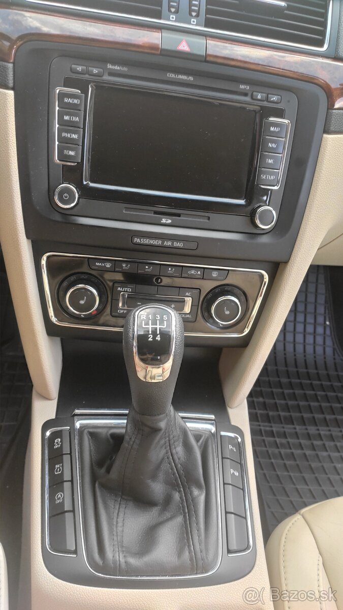 Škoda Superb Combi 1.6 TDI ELEGANCE - 8