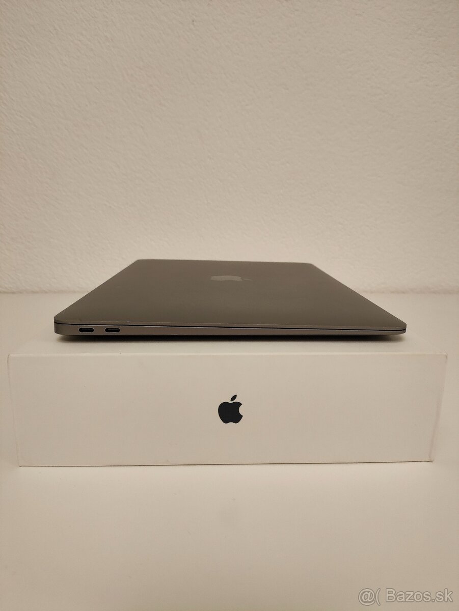 MacBook Air 2020 | i3 • 8GB • 256GB SSD - 8