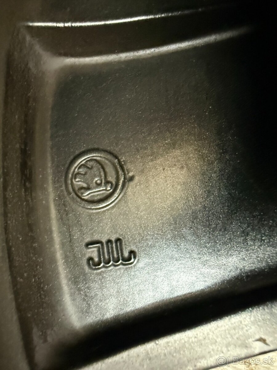 R16 ORIG.ZIMNÍ KOLA KAROQ 215/60/16 99/95% PNEU - 8