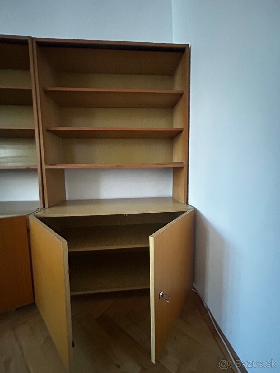 Sekretáre - 3 kusy - 8