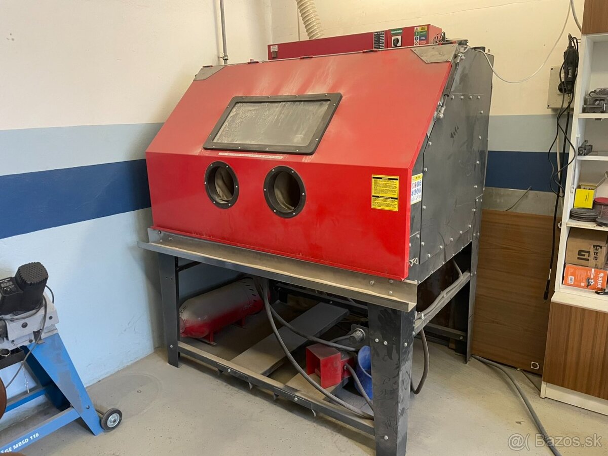 Skrutkový kompresor s výbavou a pieskovačkou - 8