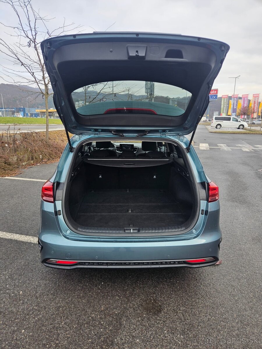 Kia Ceed SW 1.6 CRDi mHEV Gold A/T - 8