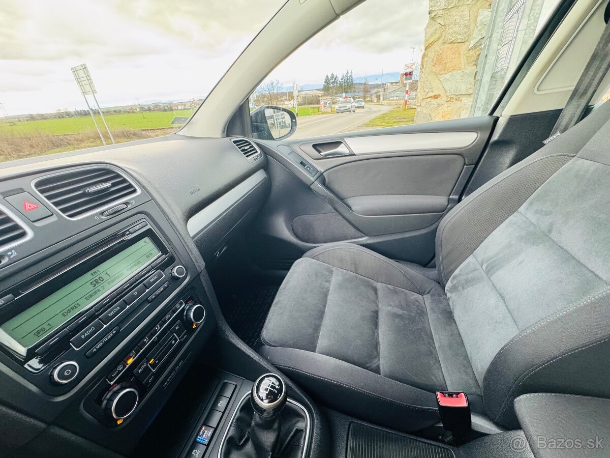 VOLKSWAGEN GOLG 6 - 8