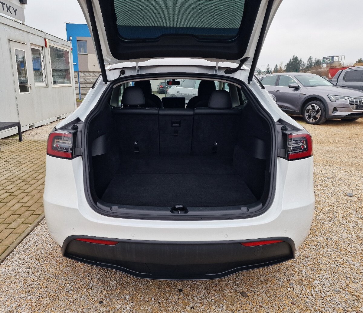 TESLA MODEL Y DUAL MOTOR LONG RANGE AWD - 8