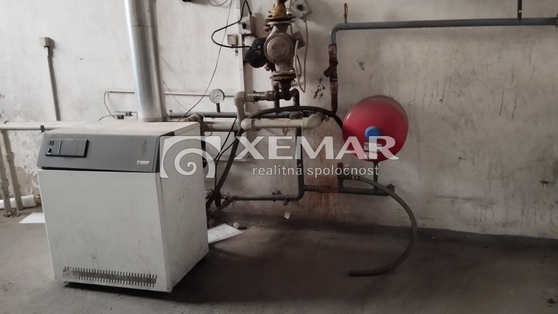 Výrobné a skladové priestory - 8