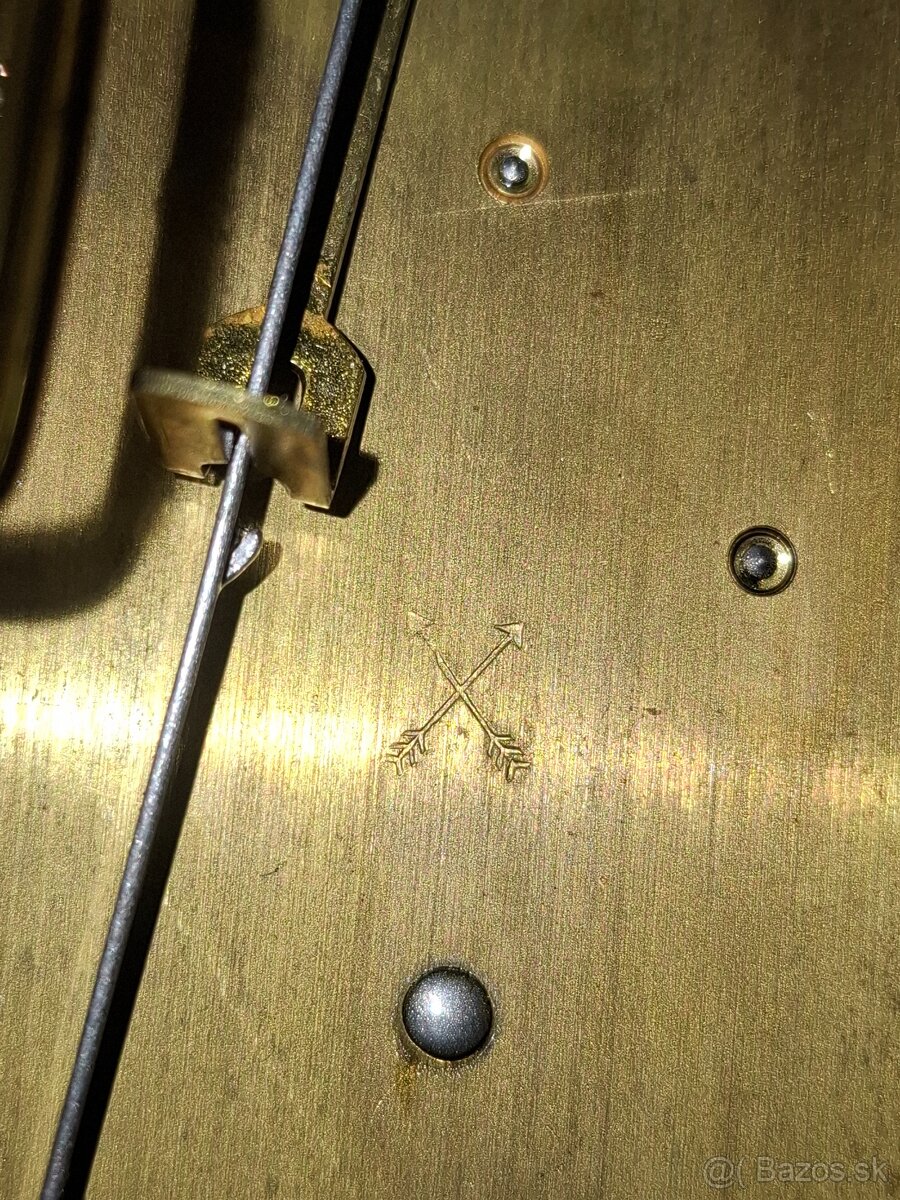 Predám funkčné starožitné štvrťbicie hodiny JUNGHANS s melod - 8