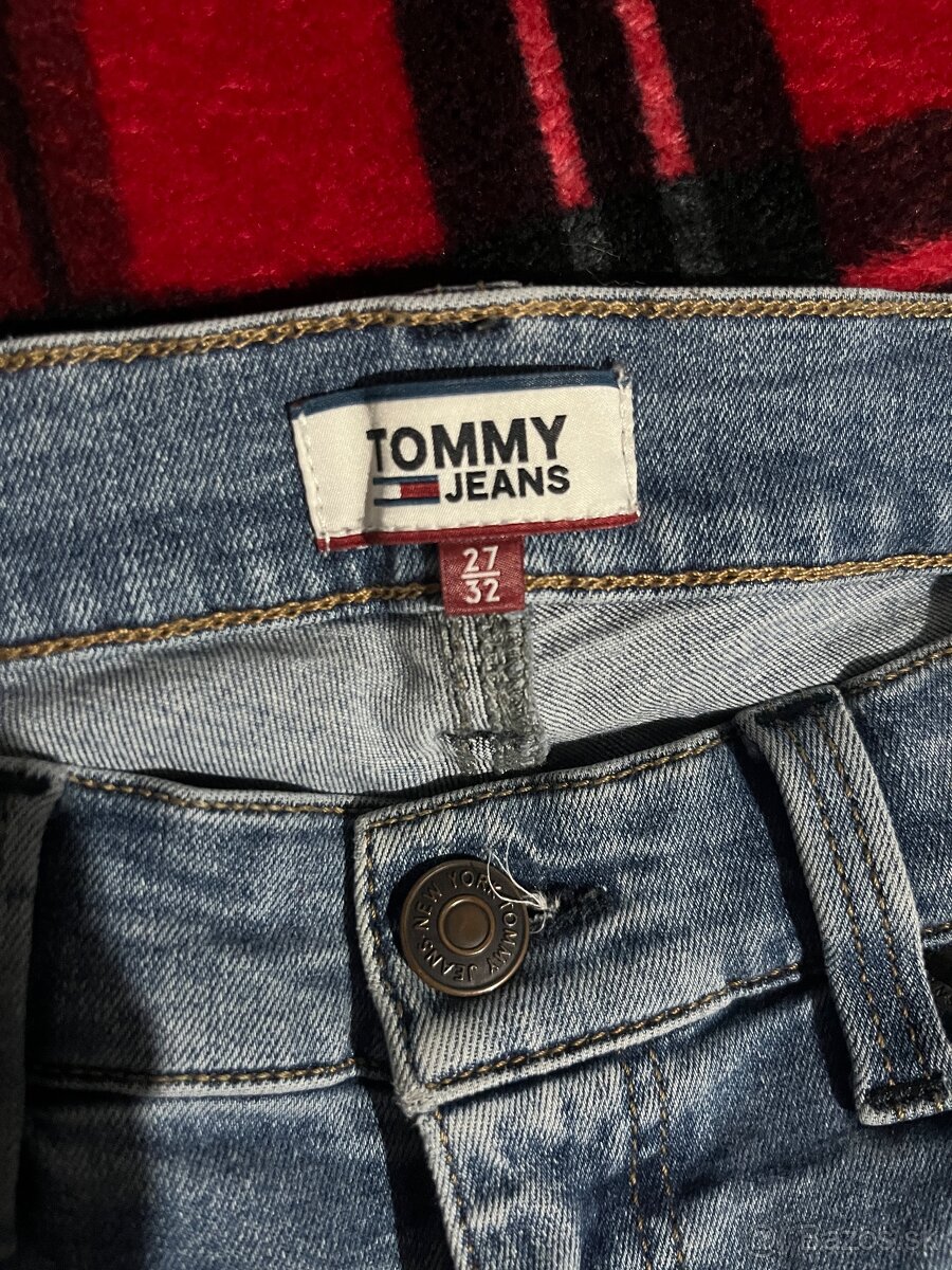Tommy Hilfiger - 8