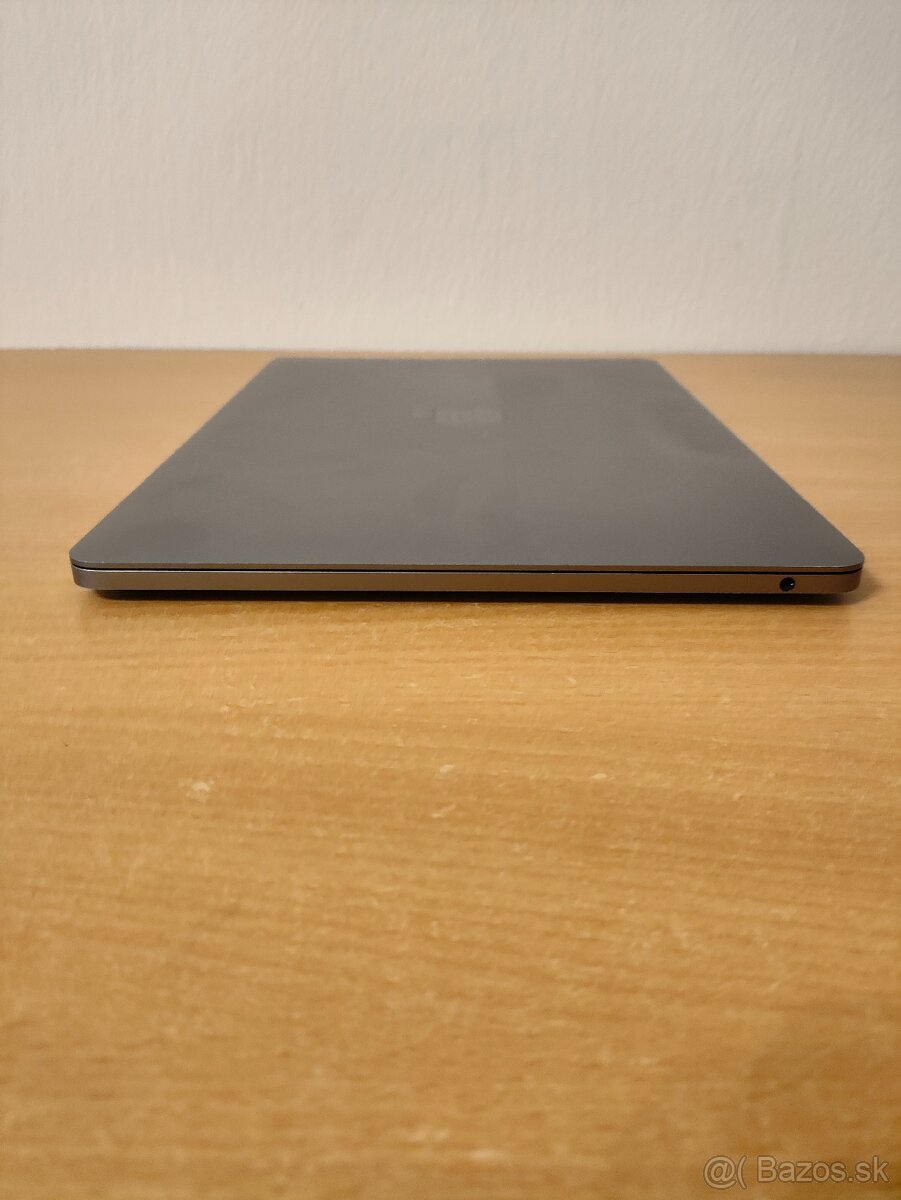Apple MacBook Pro 13" Retina 2016 | i5 • 8GB • 512GB - 8