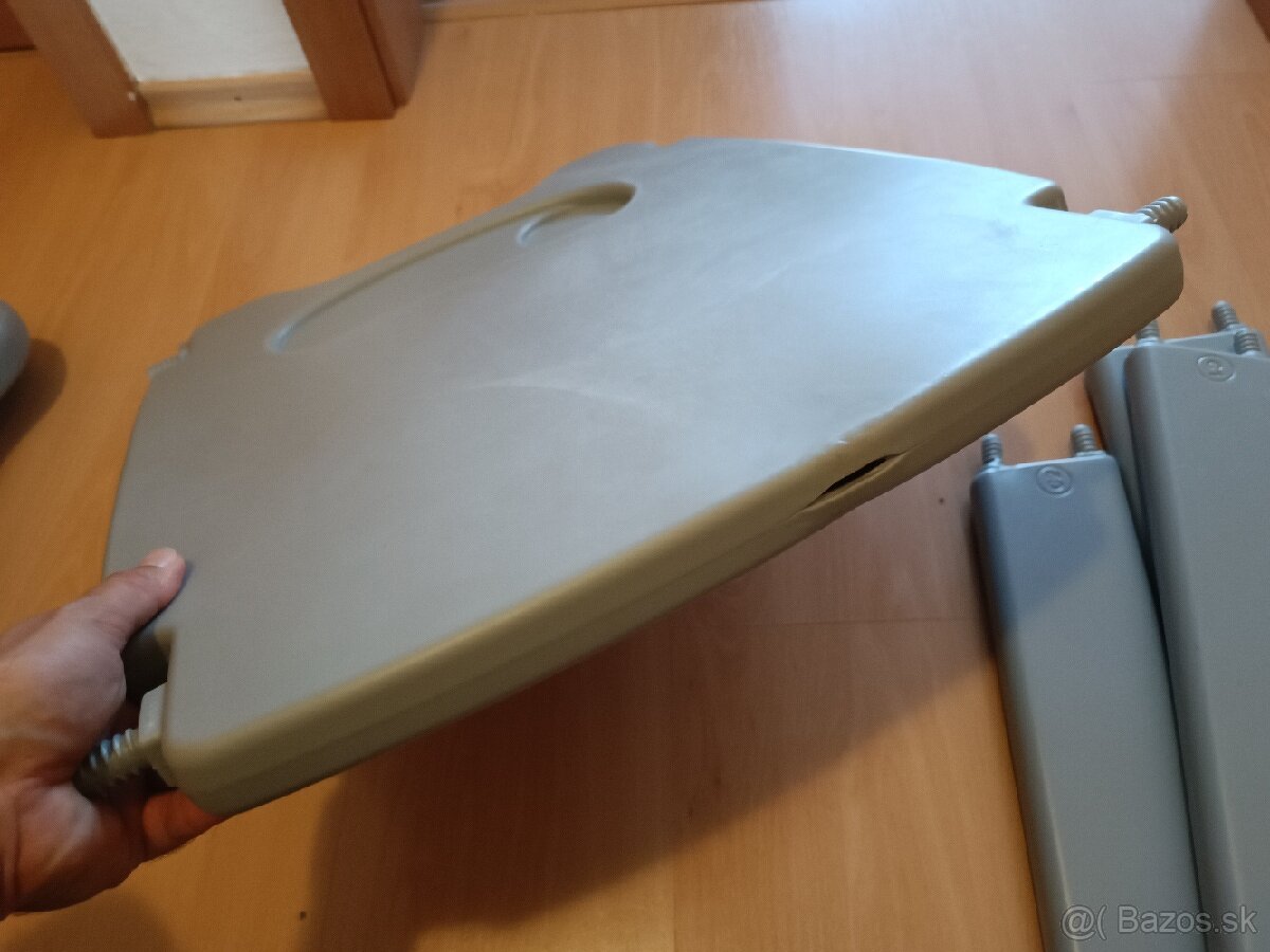 Jedálenská stolička CARETERO HOMEE
2v1 - 8